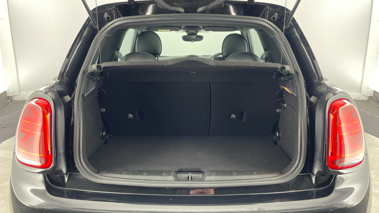 MINI Hatchback 1.5 Cooper Exclusive II 5dr Auto Petrol Hatchback